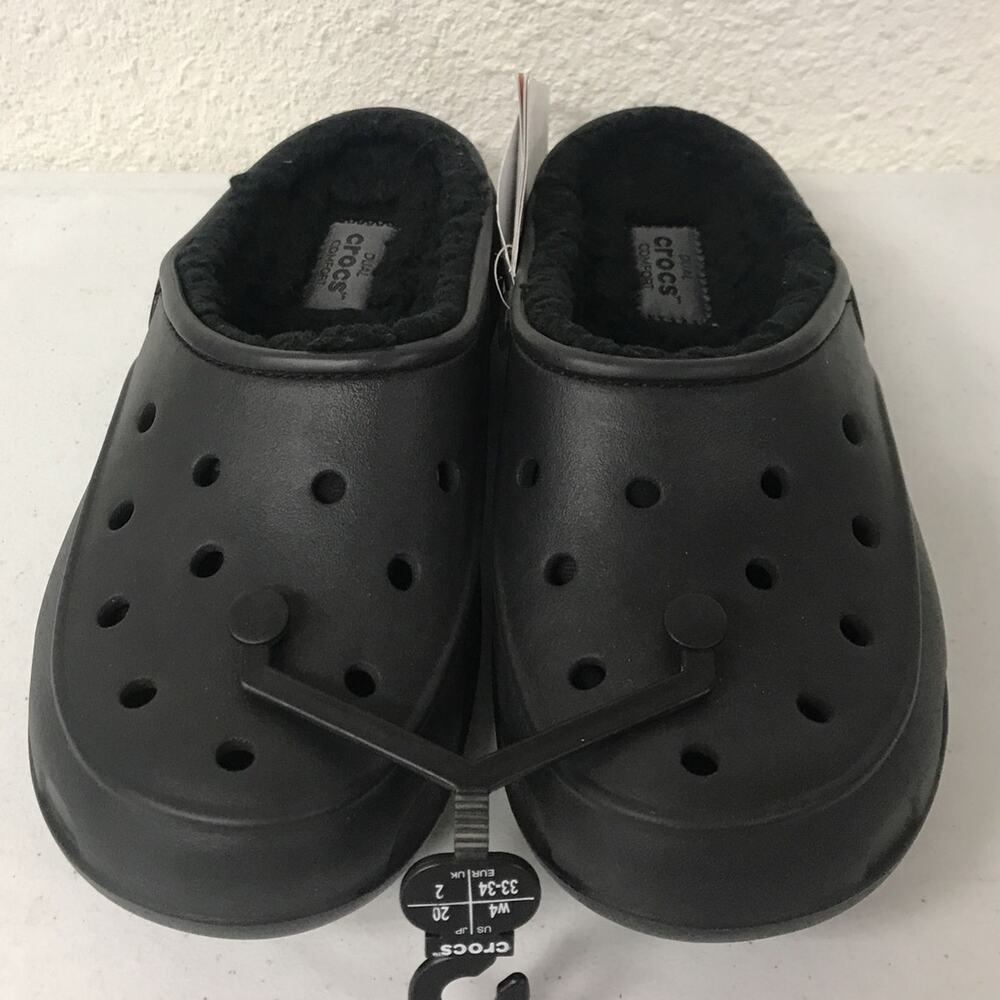 Crocs Women’s Freesail Plush Lined Clog Fuzzy Slippers, Size 4, Black - Picture 2 of 7